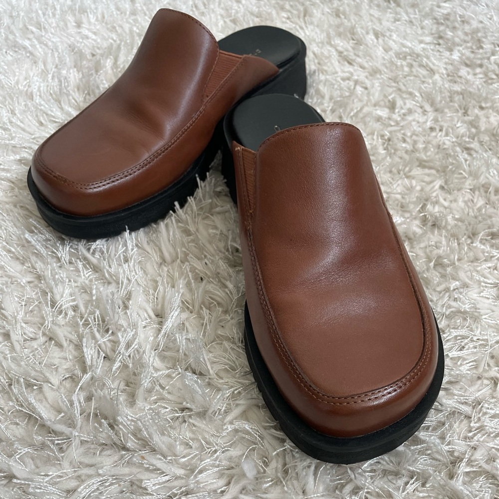 Croft & Barrow St. Anne Leather Twin Gore Mule in Whiskey